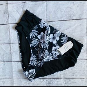 Time & Tru high waisted bottoms NWT